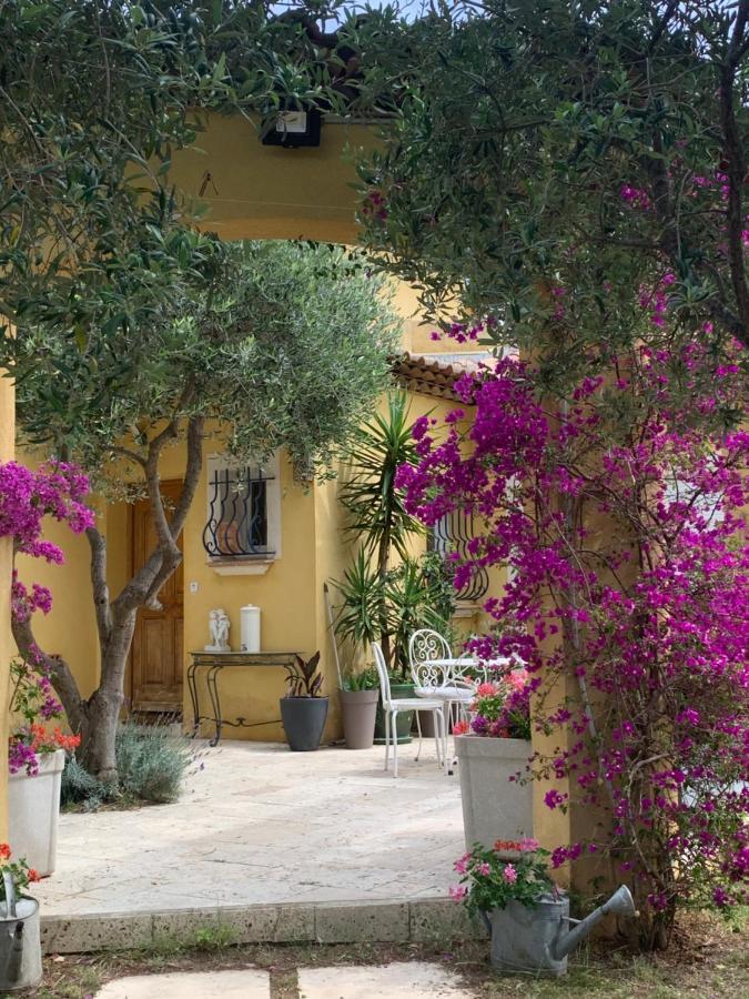 Chambres De La Terre Blanche Sanary-sur-Mer Buitenkant foto